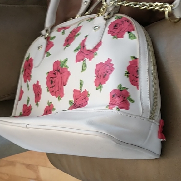ECU Betsey Johnson Large Rose Crossbody Bag - Picture 9 of 17